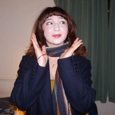 Professional Female seeks a single or double room Main Photo