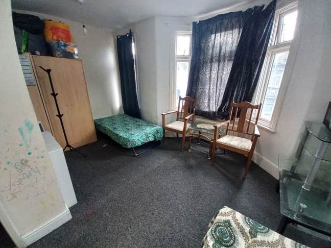 Bright Double Room for 2 Occupants Bills Included Main Photo