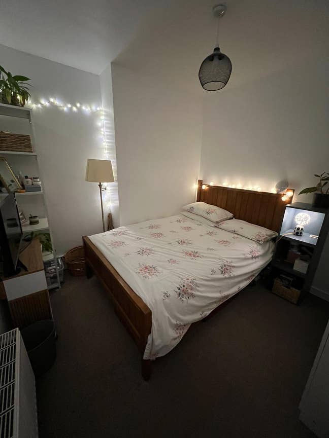 Lush double room- Garden facing - cosy house Main Photo