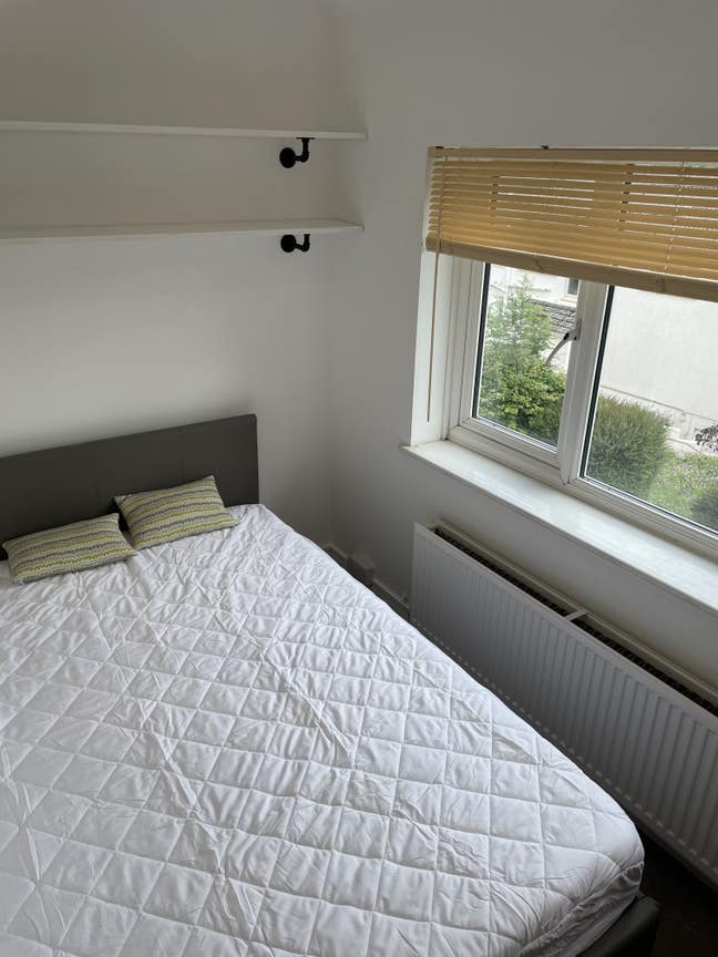 Cosy room in Penryn near woodland and town Main Photo