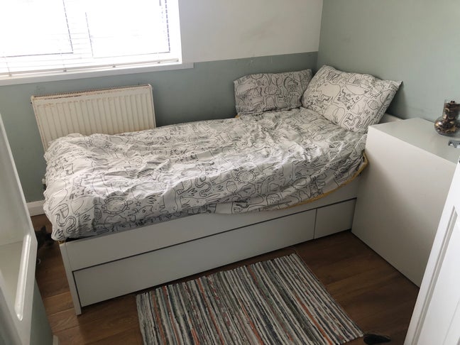 Single room to let Main Photo