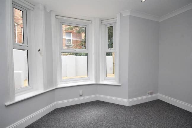 1 bedroom garden flat  Main Photo