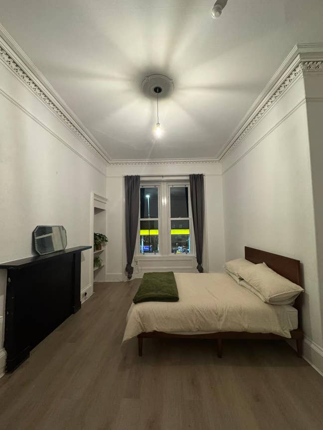 Large double Bedroom, Bruntsfield, bills included Main Photo