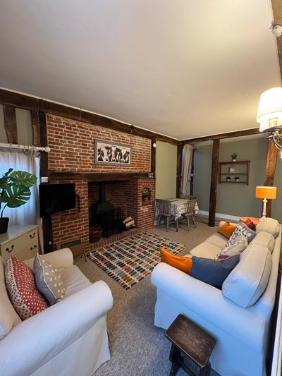 Semi detached cottage  Main Photo