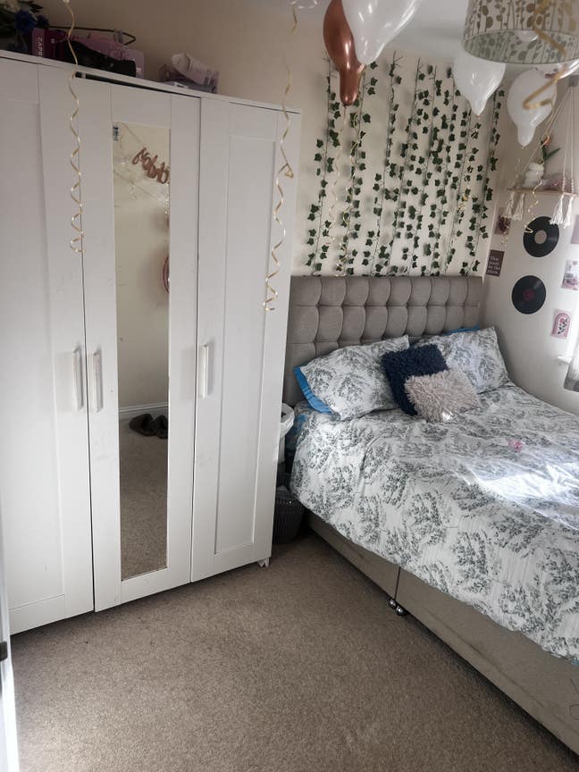 Spacious room available Cambourne Main Photo