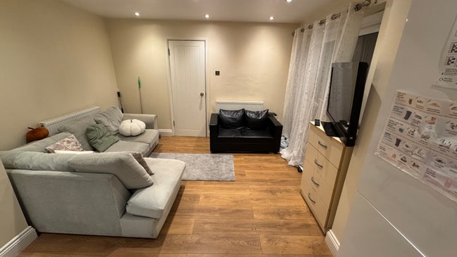  Room  Available  –  SW19 Wimbledon
 Main Photo