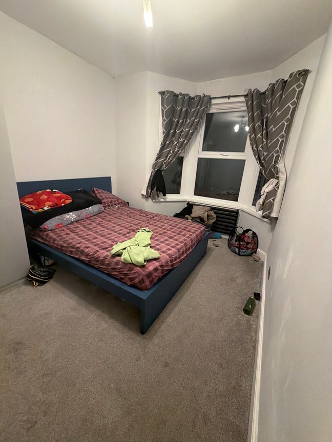  Bright and Fully Furnished Double Room  Main Photo
