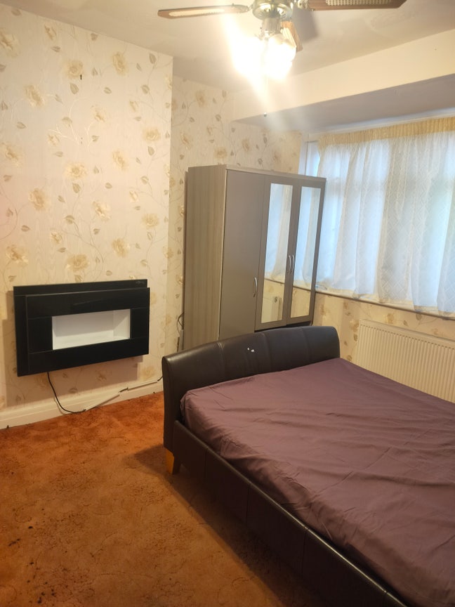 Double room and single room available in three bed Main Photo