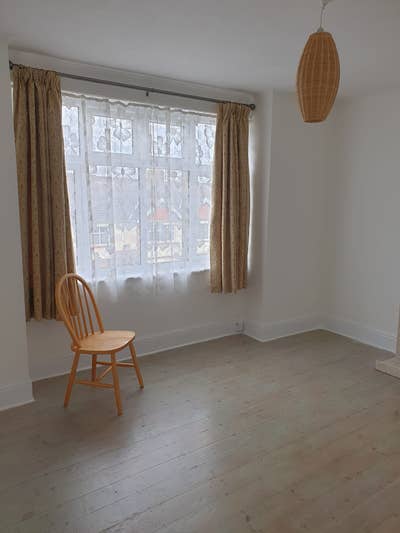 Ground floor flat, spacious and self contained Main Photo