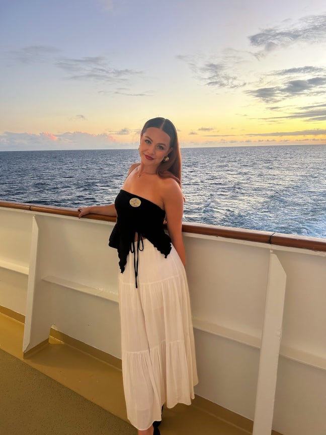 Professional Female seeks a double room SHORT LET Main Photo