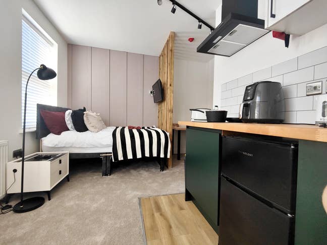 High-Spec Ensuite Rooms w/Kitchenettes*Bills Incl Main Photo