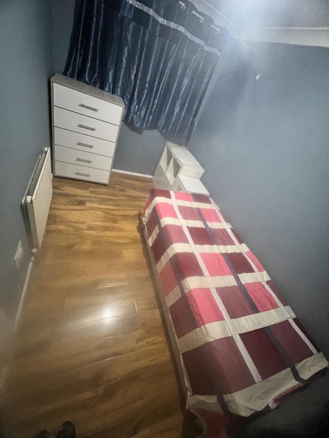 One single room rent near upton Park Station Main Photo