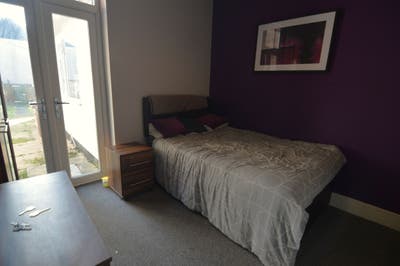 Modern 5 Bedroom Shared House On Welholme Road Main Photo