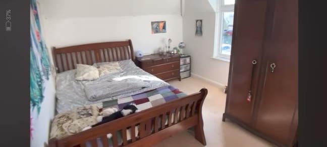 A spacious room, fully furnished in a 4bedroom Main Photo