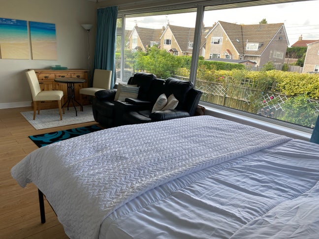 Lovely double room 5mins from cribbs causeway Main Photo