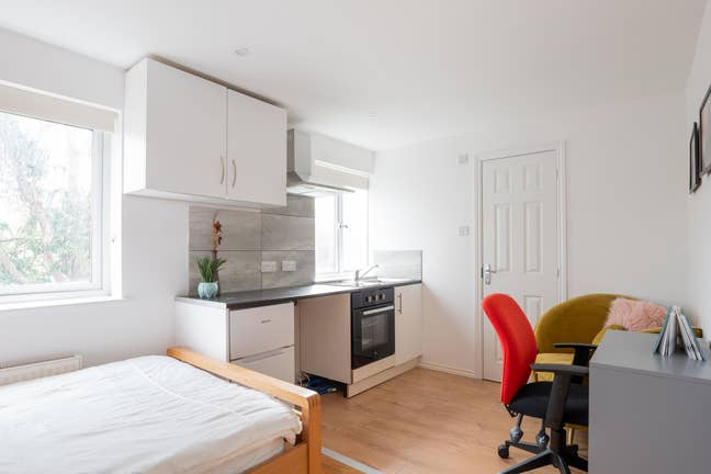 Orchard Park pretty studios nr Science Park Main Photo