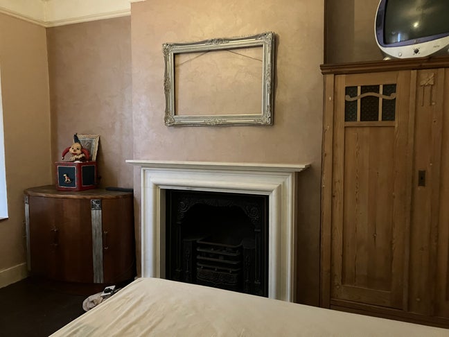 Very large  room to rent 650 all bills included Main Photo