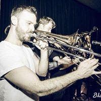 Urgently requiring room Main Photo