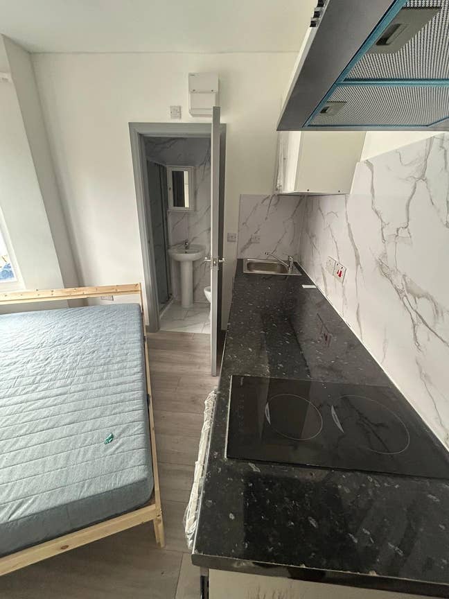 Studio Flat in Leicestershire Hinckley LE100DH Main Photo