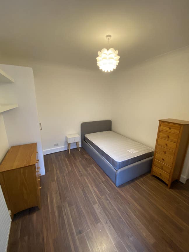  Double Room Acton W3 Main Photo