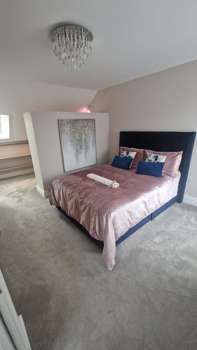 Ensuite, King, Dressing Room & J Balcony, Ampthill Main Photo