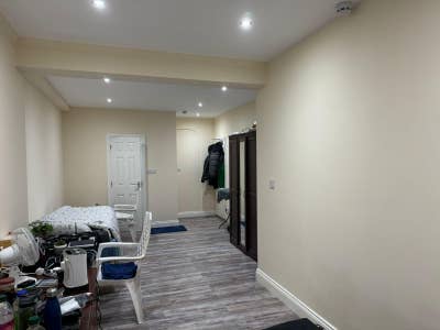 Ensuite for fulltime working professionals Main Photo