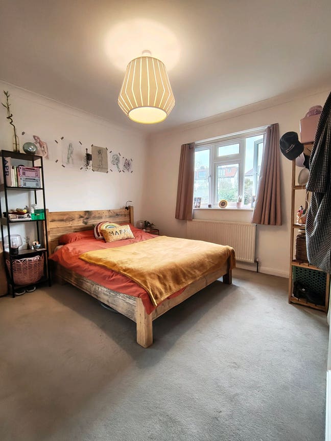 Large Double Room in 3 bed house - Sydenham Main Photo