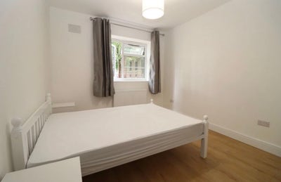 Double Room Available in Grays RM17 Main Photo