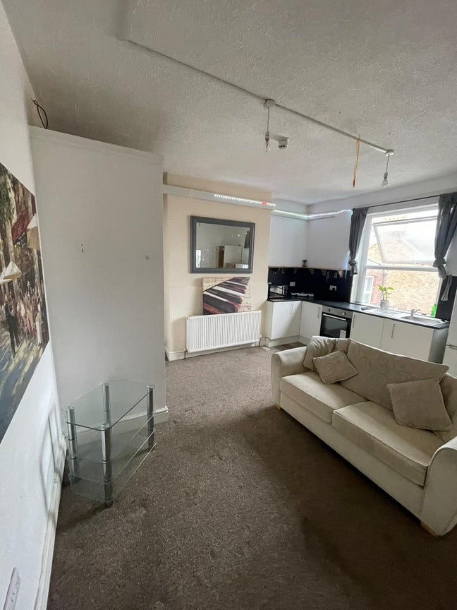 *** Studio Flat for Rent*** Main Photo