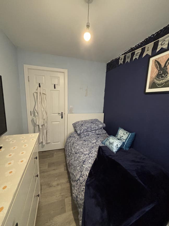 Super Single Room Main Photo