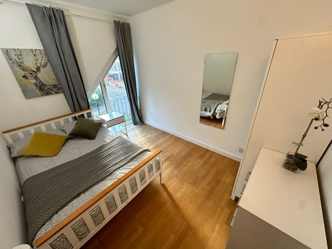 🌟 Modern Double Room in Crossharbour – All Bills  Main Photo
