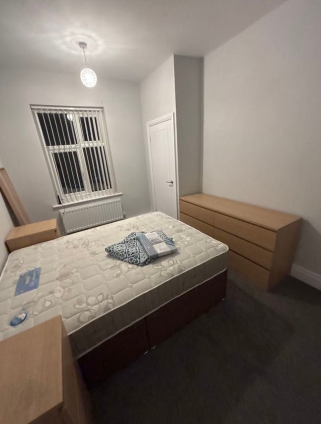 Double room in lovely quiet house Main Photo