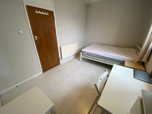 FullyFurnished-All Bills Included-Near Underground Main Photo