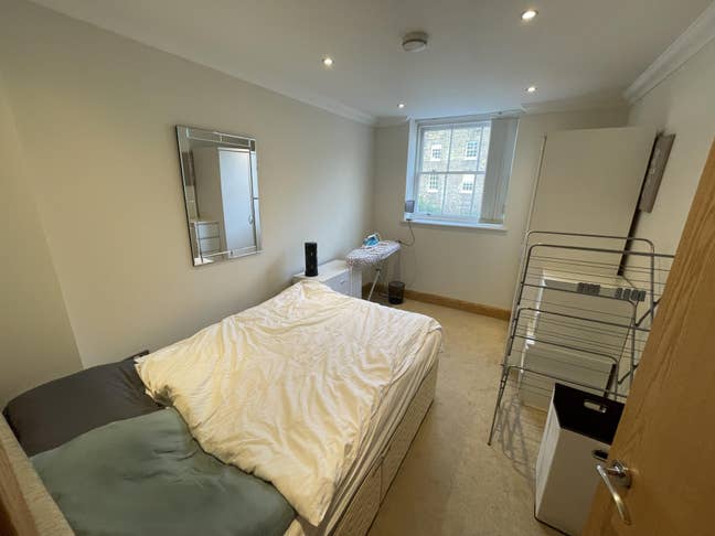 Room in 3 bedroom flat near Shadwell station Main Photo