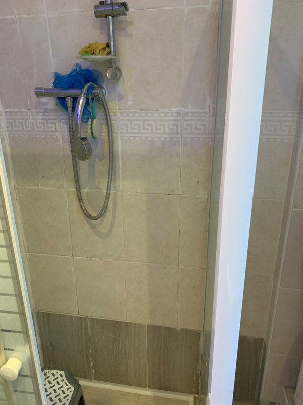 Room to let with Single bed  (All bills included) Main Photo