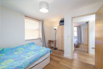 Large double room available for rent - Alexandra P Main Photo