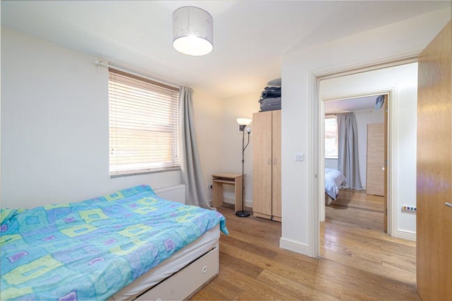 Large double room available for rent Main Photo