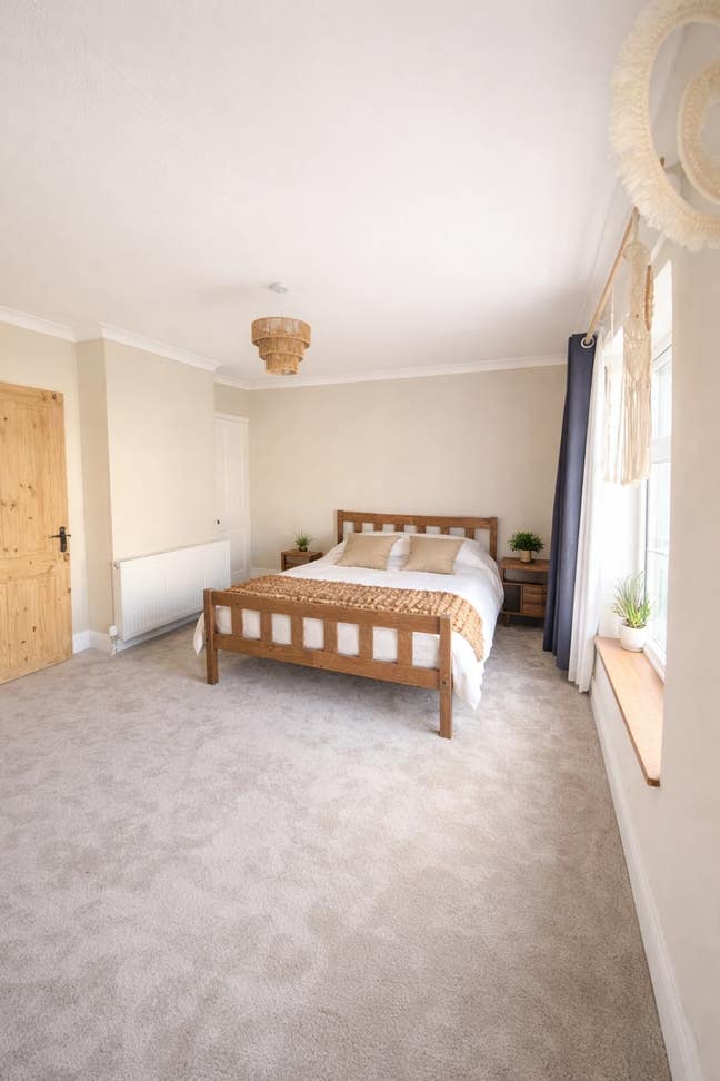 Large Double Room - Professional Let Main Photo