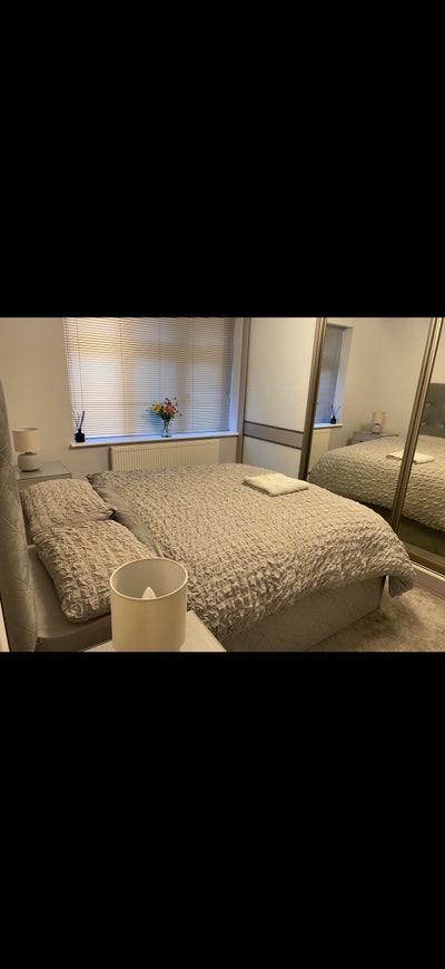 Double Room in Gerrard Cross  Main Photo