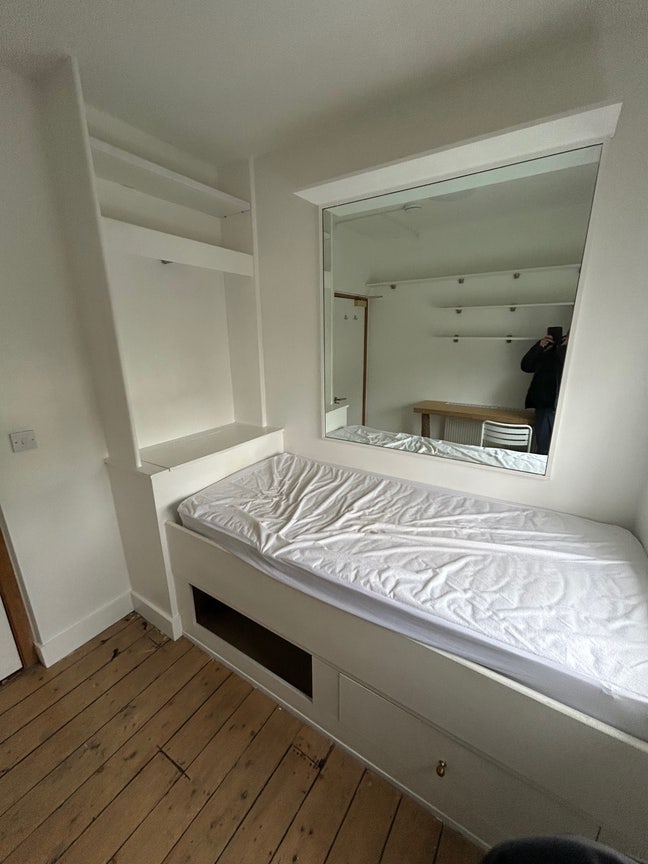 Beautiful Bright Single Room &pound;650 inc All Bills Main Photo