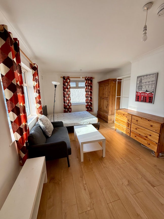 Large Double bedroom in Greenwich Main Photo