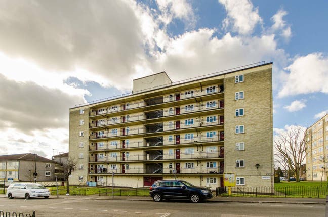 Double room to rent in Wood green from 1st May Main Photo