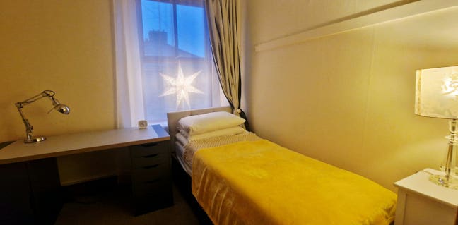 Single Room Near Train Station Main Photo