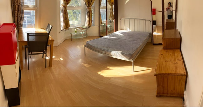 Large double room in Walthamstow  Main Photo
