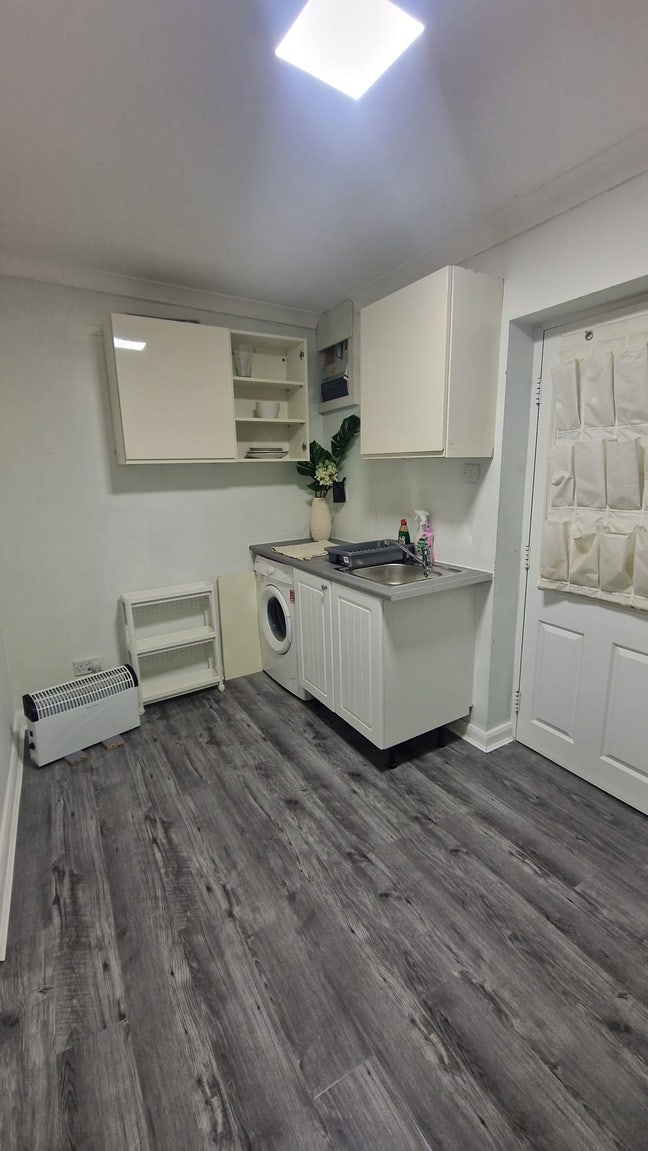 One Bedroom Flat to Rent Main Photo