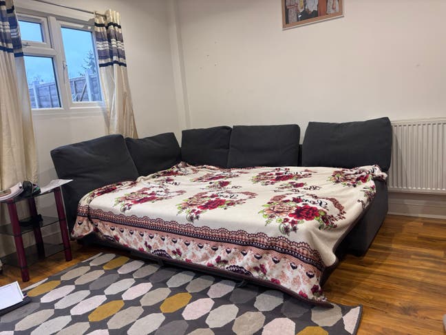 Master bedroom with bathroom included (En-suite) Main Photo