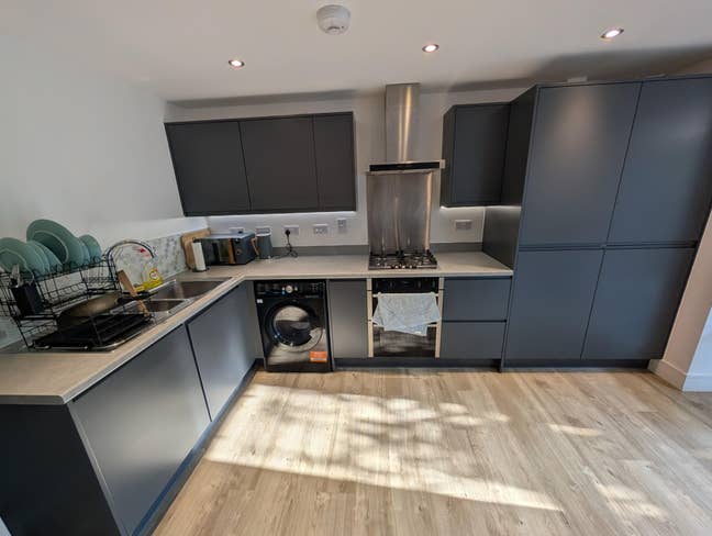 1 Ensuite Bedroom to rent in Newbuild Flat Main Photo