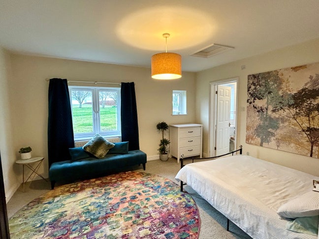 Double Ensuite Room  Main Photo