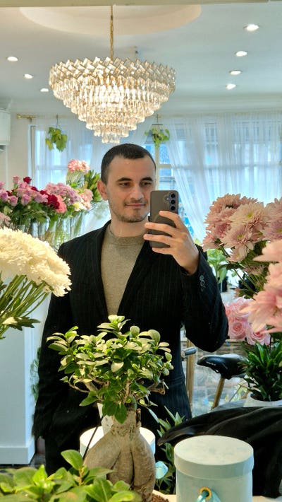 Looking for a short stay of 3 months  Main Photo