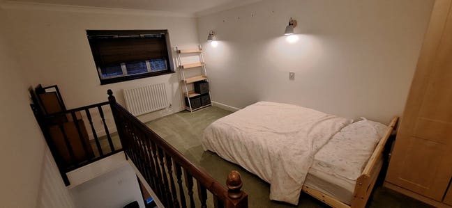 Lovely room to rent in large house  Main Photo